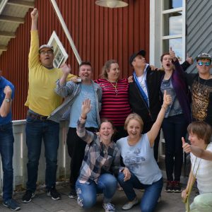 Artikkelin Levy ”Tuulen värein” uunista ulos esikatselukuva