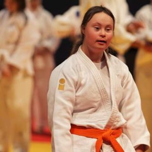 Artikkelin Mira edustamassa Suomea Abu Dhabissa esikatselukuva